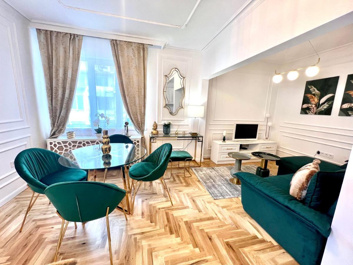 Apartment Center Luxury